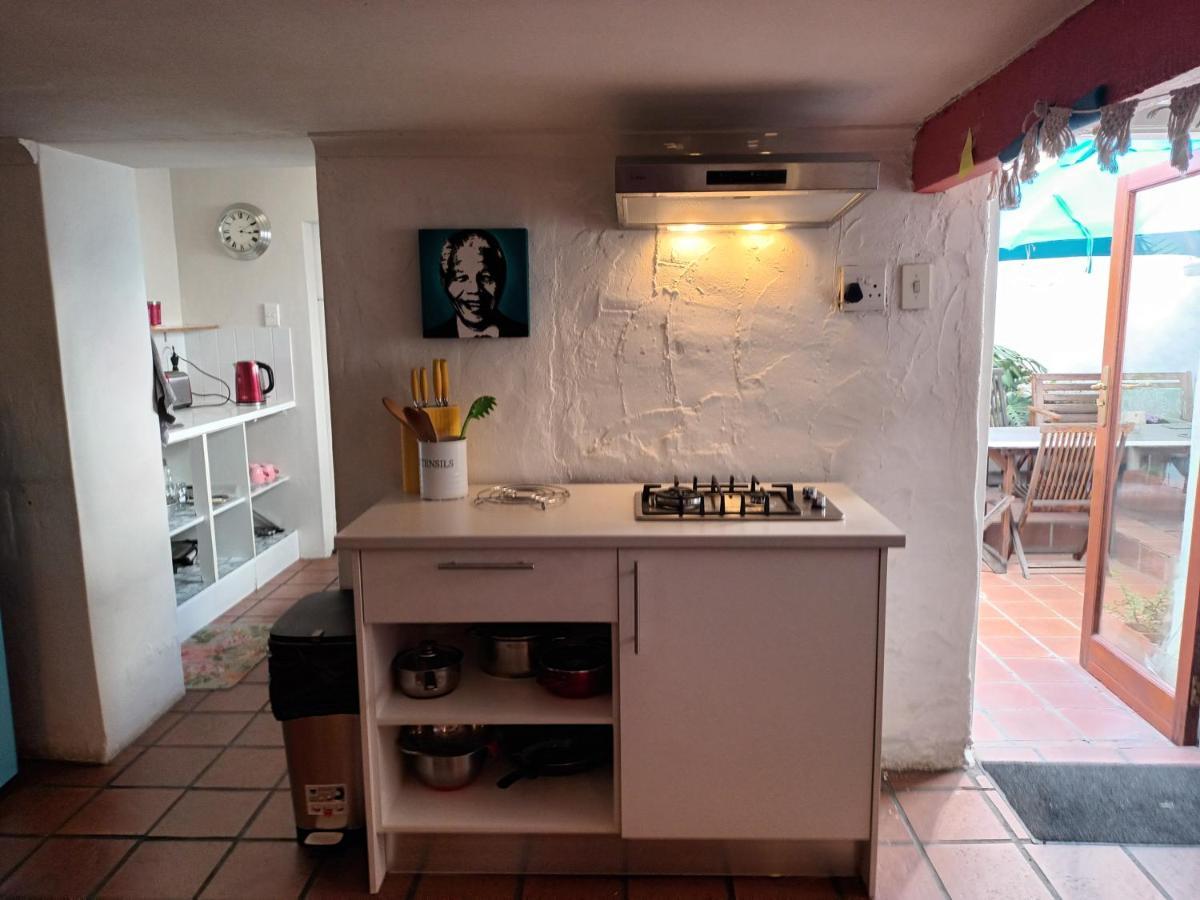 House On The Hill Hostel เคปทาวน์ ภายนอก รูปภาพ