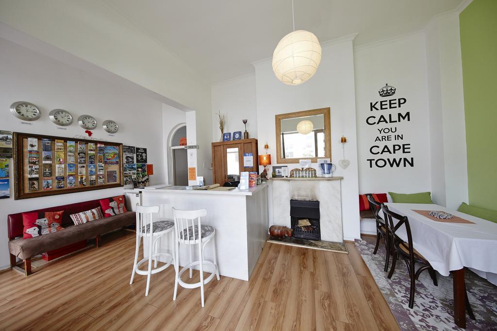 House On The Hill Hostel เคปทาวน์ ภายนอก รูปภาพ