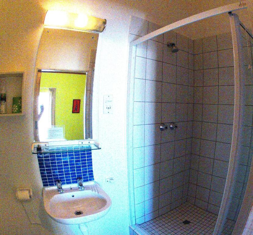 House On The Hill Hostel เคปทาวน์ ห้อง รูปภาพ