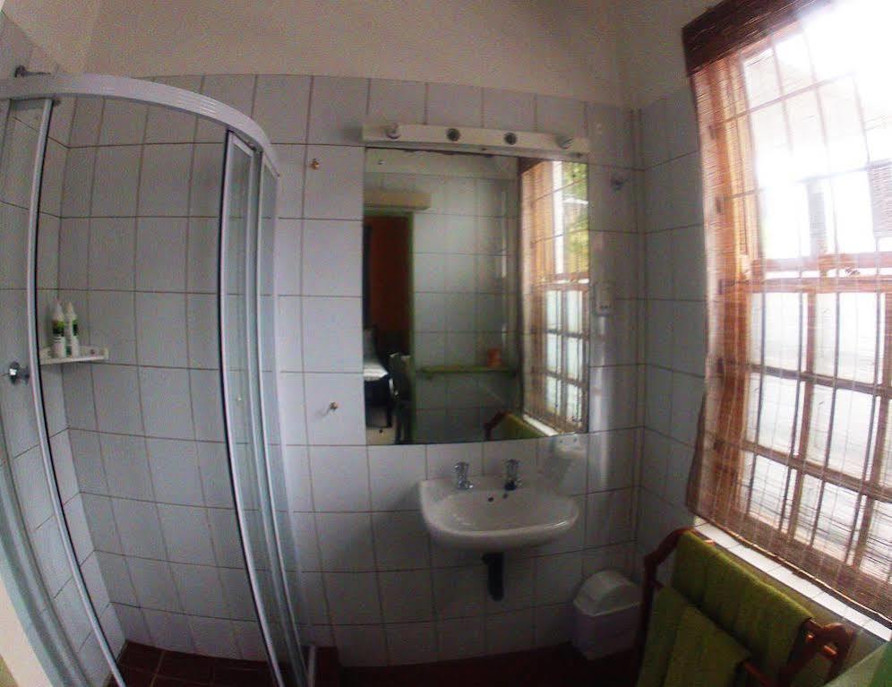 House On The Hill Hostel เคปทาวน์ ภายนอก รูปภาพ