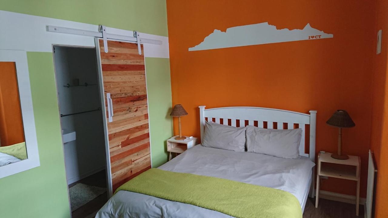 House On The Hill Hostel เคปทาวน์ ภายนอก รูปภาพ